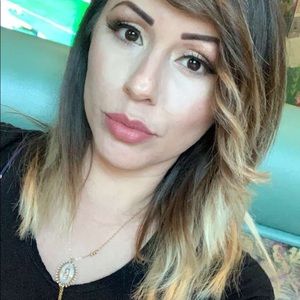 Meet your Posher, Angeles